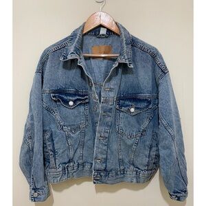 Classic Women’s Y2K Style Blue Denim Jean Jacket, Size Medium